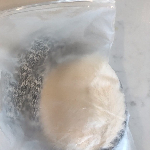 NWOT Gray fur lined ear muffs ear warmers - Picture 6 of 6